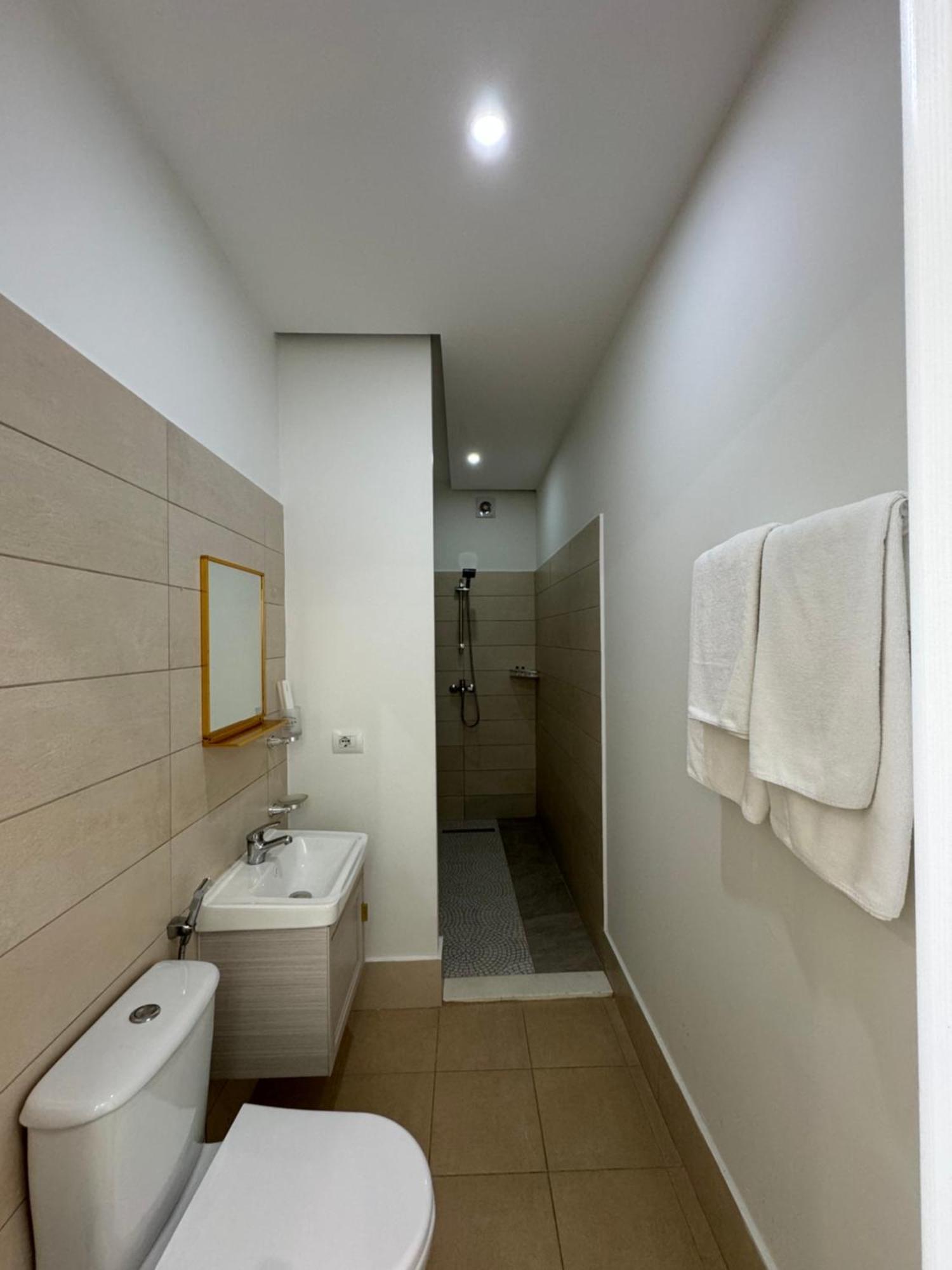 Villa D Hotel-Restaurant-Private Beach Durres Luaran gambar
